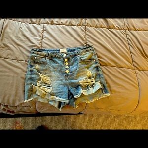 Celebrity Pink high-waisted shorts